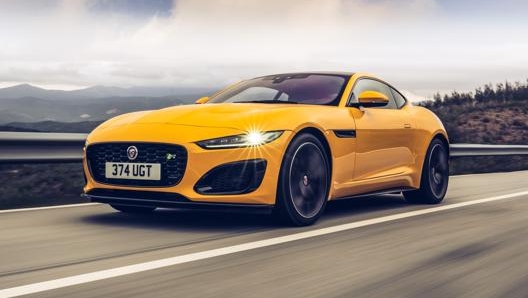 Su strada la F-Type è agile precisa in tutte e tre le versioni