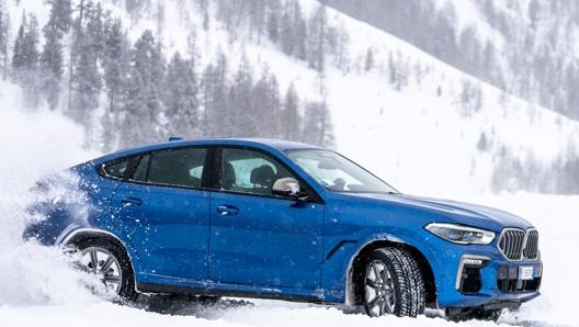 La X6 sa comportarsi bene sulla neve in virt dellottima trazione integrale xDrive