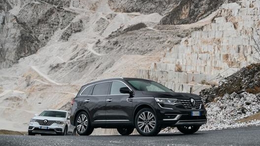 Il motore 2 litri turbodiesel che equipaggia la Koleos ha ora 190 cavalli anziché 175 come in passato, ma è più efficiente