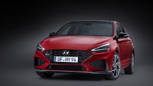 La grintosa sezione frontale della nuova Hyundai i30