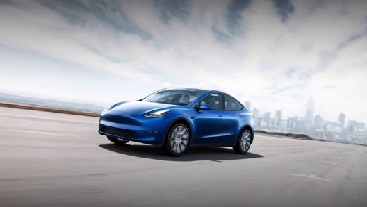 L’arrivo della Tesla Model Y sul mercato è previsto per inizio 2021, ma sembra proprio che Tesla riuscirà a consegnare i primi esemplari già entro quest’anno