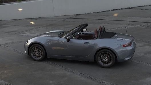 Livrea Polymetal Grey sulla Mazda MX-5 1.5 model year 2020