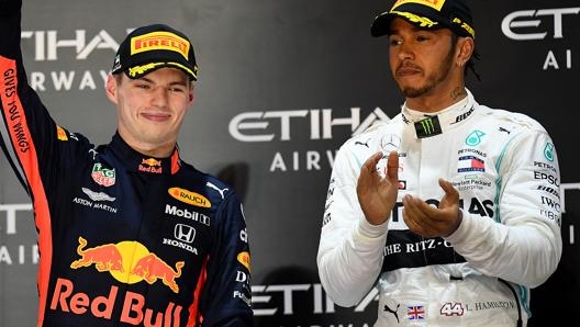 Da sinistra Max Verstappen (22) e Lewis Hamilton (35). Getty