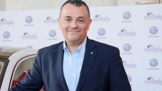 Alessi (Volkswagen): “Gli enormi investimenti nell’elettrificazione dei veicoli hanno un orizzonte molto lungo e questa crisi non fermerà il processo”.