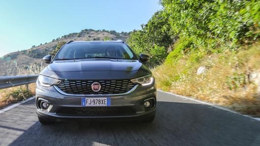 Il frontale della nuova Fiat Tipo