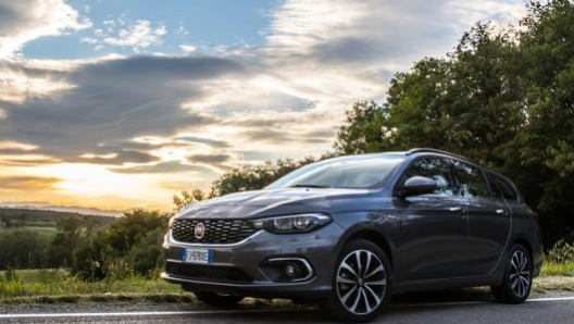 Fiat Tipo SW misura 1,792 metri in lunghezza e 1,512 in altezza