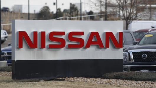 E’ riaperta la produzione nella fabbrica spagnola di Nissan a Barcellona. AP