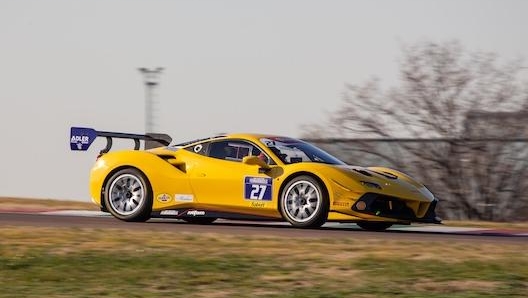 Ferrari 488 Challenge Evo sul circuito di Fiorano