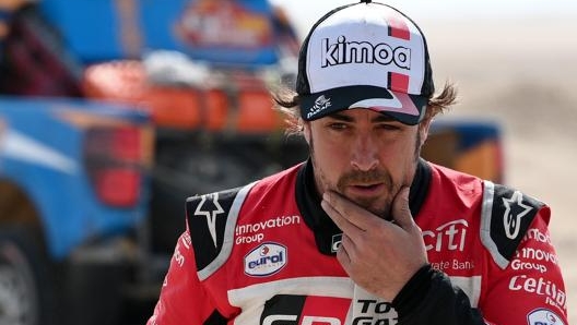 Fernando Alonso, 38 anni, a gennaio durante la sua prima Dakar disputata in Arabia Saudita: ha chiuso 13° AFP