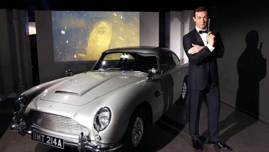 La DB5 di 007 al Film Museum di Londra. LaPresse