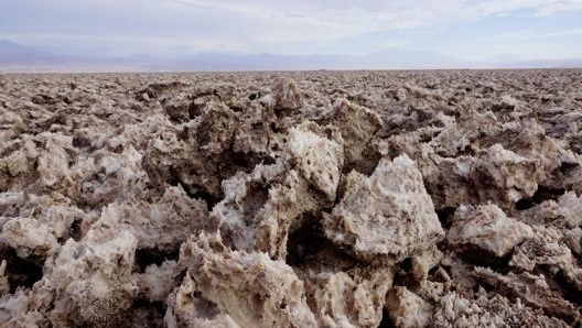 Il deserto di di Atacama, in Cile, dove si estrae il litio per le batterie delle auto elettriche