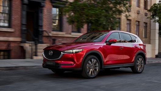 Motori rinnovati e tecnologia aggiornata per il Suv Mazda CX-5