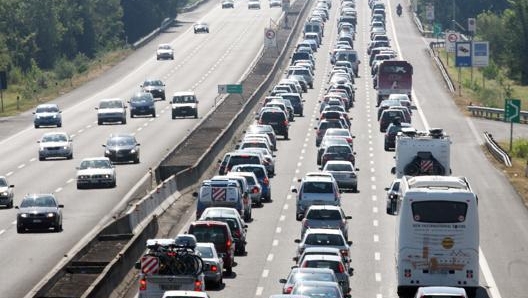 La situazione potrebbe favorire viaggi estivi in auto in Italia