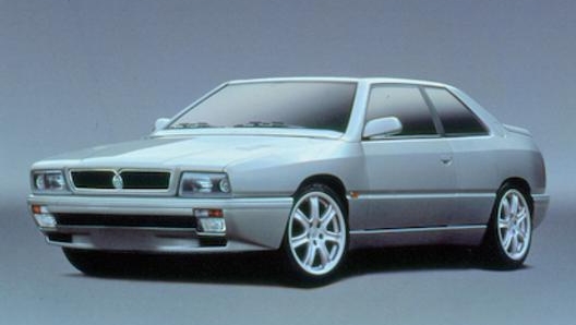 La Ghibli nel 1995 subisce un importante restyling soprattutto nella meccanica. Esternamente spiccano i nuovi cerchi OZ dal canale maggiorato.