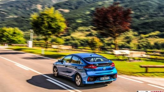 La Hyundai Ioniq 1.6 Hybrid plug-in è in vendita ad un prezzo di listino che parte da 37.000 euro