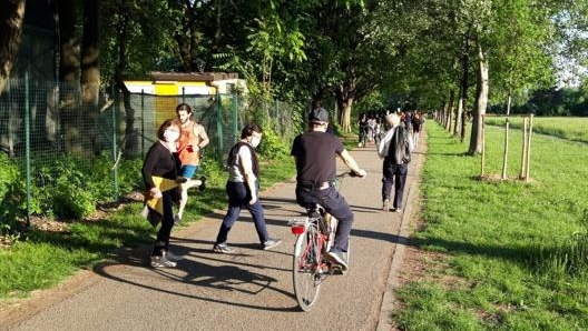 Un gruppo di runner a Milano. Mianews