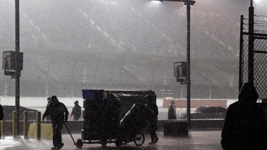 Un’immagine di ieri sera: la gara di Xfinity Series, la seconda serie della categoria, è stata posticipata a giovedì