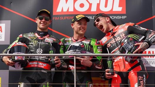 Il podio della gara di Phillip Island a fine febbraio, in cui Rea si è classificato al secondo posto. Epa