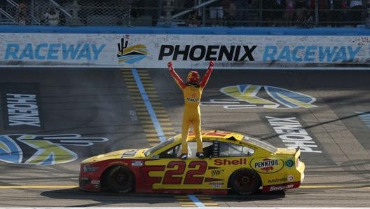 Si riparte da Joey Logano, vincitore dell’ultima gara a Phoenix, ma in testa alla classifica c’è Kevin Harvick. AP