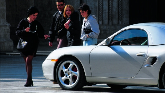 A richiesta la Boxster S poteva disporre di un comodo ed elegante hard top