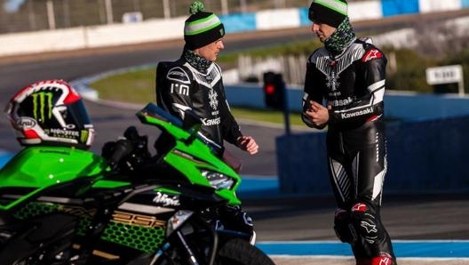 I piloti ufficiali Rea e Lowes hanno saggiato le doti della baby Ninja tra i cordoli del tracciato di Jerez