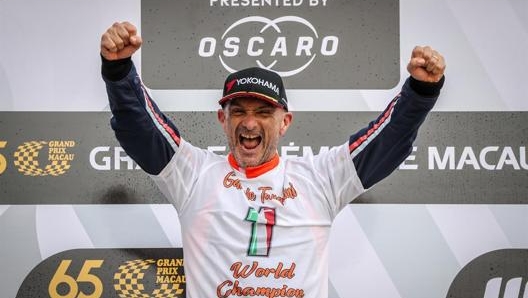 Nel 2018 Gabriele Tarquini si è laureato campione del mondo del neonato Wtcr a 56 anni a bordo della sua Hyundai