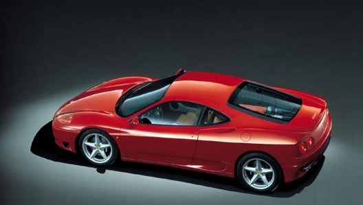 La Ferrari 360 Modena ha un motore V8 3.6 da 400 cavalli