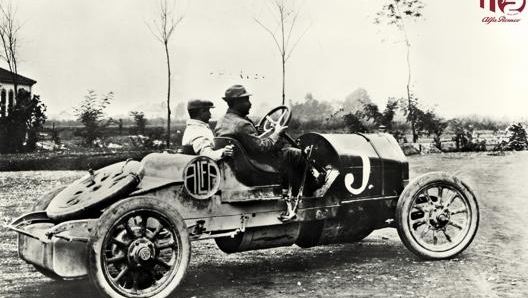 L’Alfa 24 HP Corsa che sale sul podio della Parma-Poggio Berceto 1913