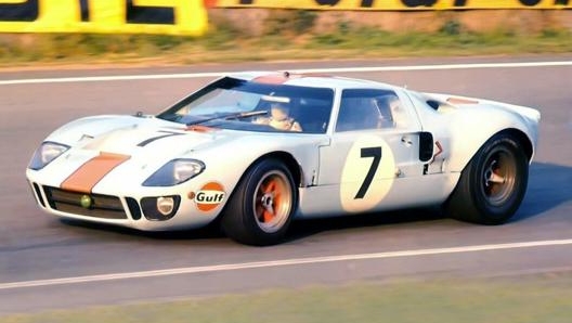 Mike ottenne anche un podio alla 24 Ore di Le Mans, a bordo di una Ford GT 40 in coppia con David Hobbs