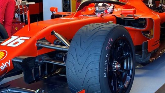 Le Pirelli da 18" da bagnato