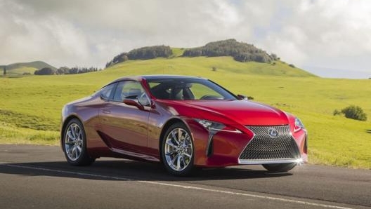 La Lexus LC 500 presenta novità su meccanica ed infotainment