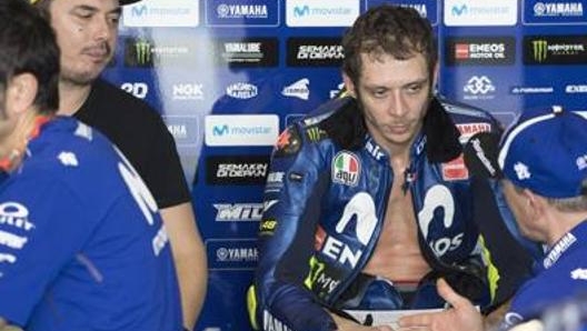 Valentino Rossi nel box