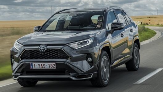 La nuova Toyota Rav4 vanta un motore da 2.5 litri a benzina abbinato ad un’unità elettrica