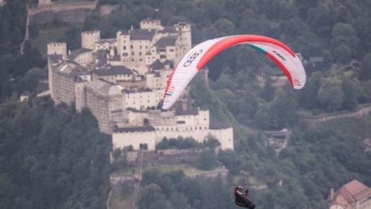 Durogati ha vinto due volte la Coppa del Mondo di parapendio