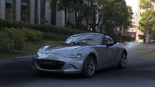 Madza MX-5 MY20 con soft top in vendita da 33.500 euro