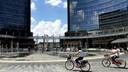 Piazza Gae Aulenti a Milano. Masperi