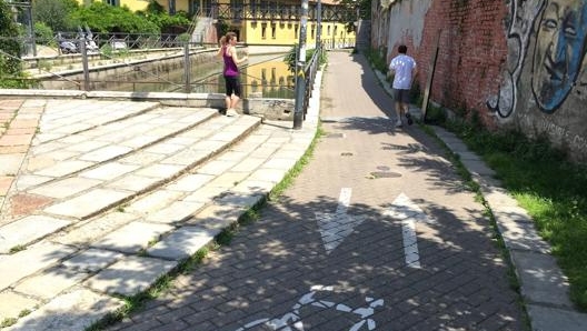 La pista ciclabile lungo il Naviglio della Martesana, a Milano. Masperi