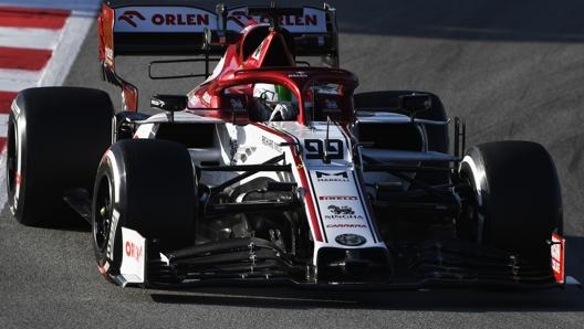 Antonio Giovinazzi alla guida dell’Alfa Romeo nei test di febbraio al Montmelò. GETTY