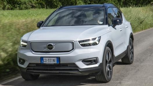 La Volvo XC40 Recharge  la prima elettrica al 100 per cento della casa svedese