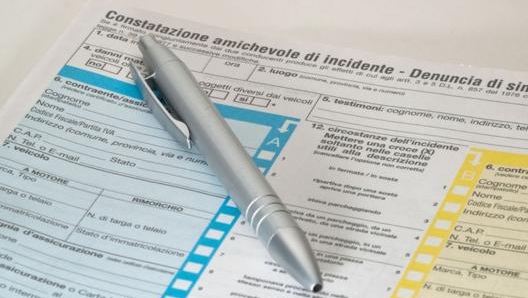 Se c’è accordo sulle responsabilità è possibile utilizzare il modulo Cid per raccogliere generalità dei conducenti, dati dei veicoli e dinamica del sinistro