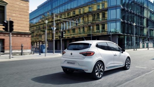 Esordio per la Renault Clio E-Tech, la versione ibrida