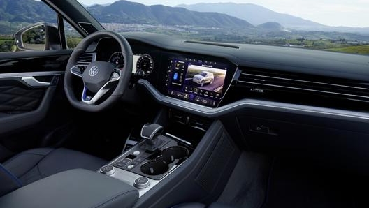 Strumentazione interamente digitale per il nuovo Suv Touareg R