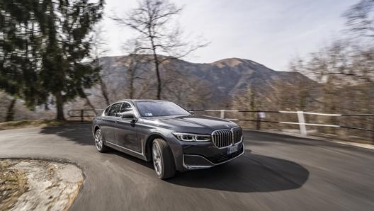 La Bmw 745e non   da guidare con aggressivit ma nella guida sportiva d grande soddisfazione