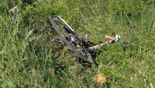 La bici di Hayden dopo l'incidente del 17 maggio 2017. Ansa