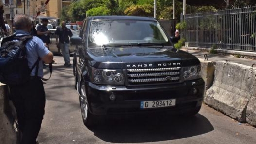 L'arrivo dell'entourage di Carlos Ghosn al palazzo di giustizia di Beirut. Afp