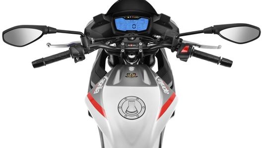 Il punto di vista del pilota su Aprilia Tuono 125