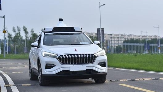 Un robotaxi con driver di sicurezza