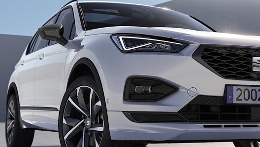 Passaruota più ampi e un’inedita tonalità di grigio per la Seat Tarraco FR