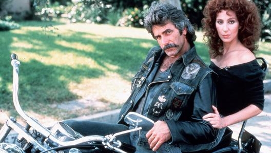 Cher e Sam Elliott in “Mask”