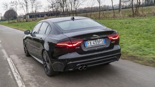 La versione R-Dynamic esalta il carattere sportivo dell'auto